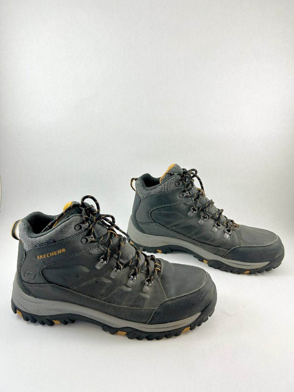 SKECHERS Men's Relaxed Fit Relment-Daggett Hiker Boots in Charcoal 12
